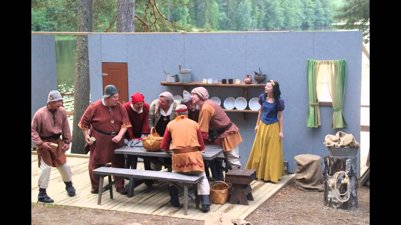 Lumikki ja Seitsemän Kääpiötä Rämsöön Kesäteatterissa 2015