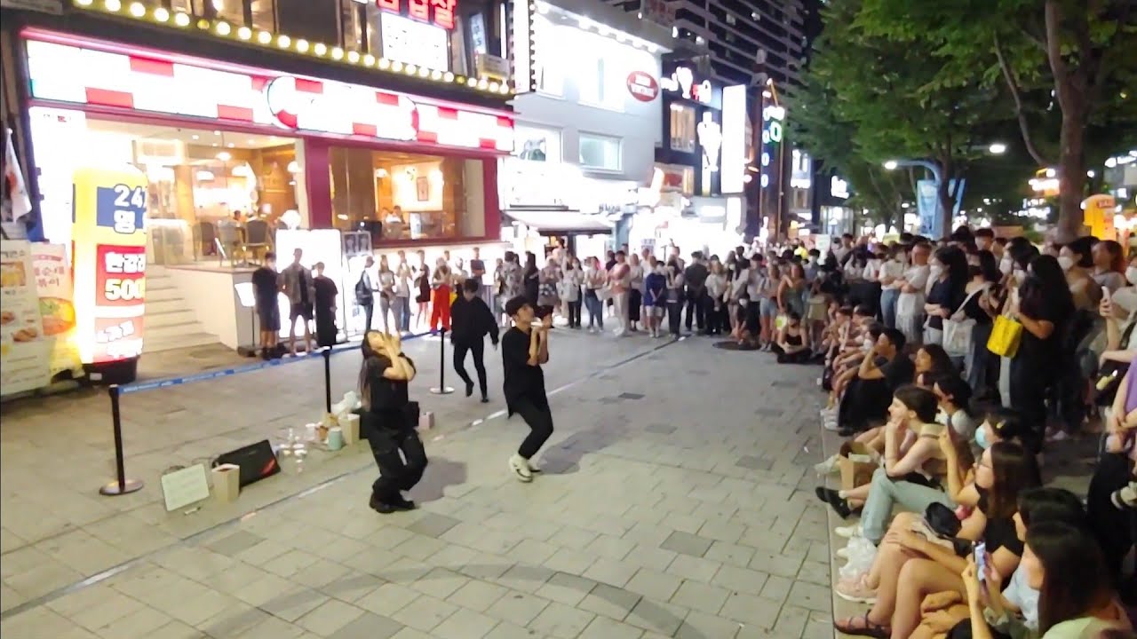YU KAGAWA, HYOJIN & SHINHWA. EXHILARATING INTERACTIVE. HONGDAE BUSKING.
