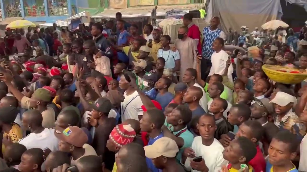 Jagoran Yayin kai ziyarar jaje ga ’yan Kasuwar Singer da iftila’in gobara ya shafa.