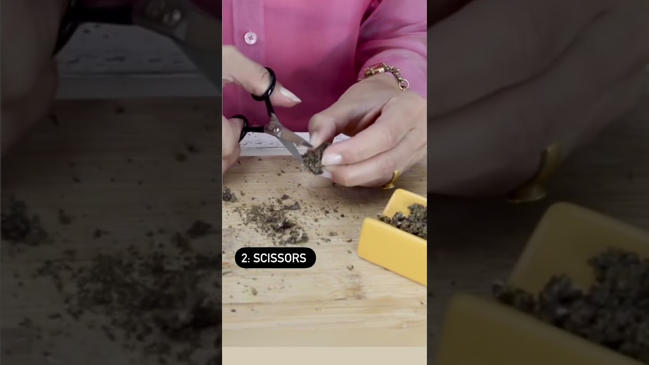 Ways to grind your flower without a grinder 🔪 #shorts #grinding #cannabis #houseofpuff