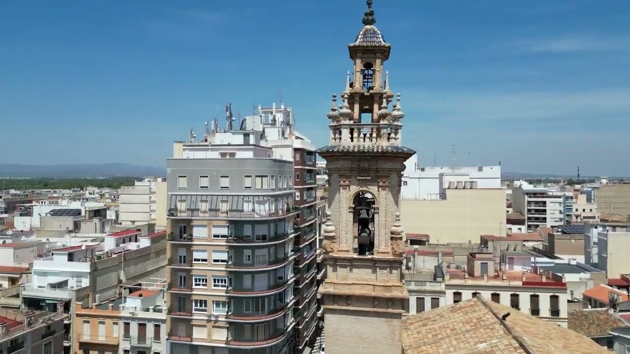 Algemesi ( Valencia ) volteo manual de campanas , es Patrimonio de la Humanidad.