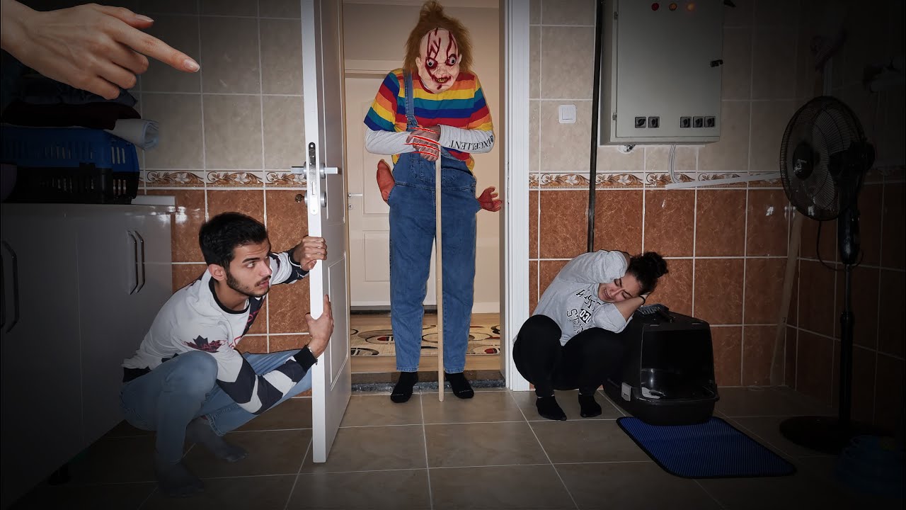BU EL VE AYAK KİME AİT OLABİLİR ?GERÇEK DÜNYADA ÇAKİ BEBEKTEN KAÇIŞ