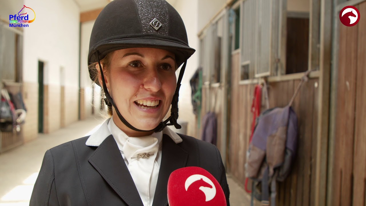 Para-Dressurreiterin Gianna Regenbrecht bei der Pferd International München