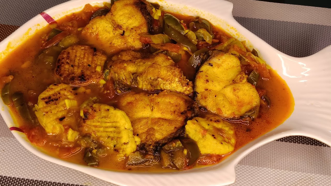 কুমড়ো বড়ি দিয়ে মাছের তরকারি (fish curry with kumro bori) ||Lazy Chef Bangla 