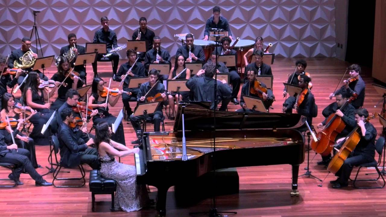 Schumann - Piano Concerto in A minor, op.54 -  Simone Leit&atilde;o - Academia Jovem Concertante 2016