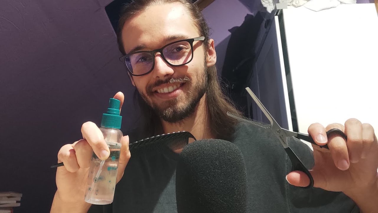 ASMR - El peluquero extranjero te corta el pelo ✂️
