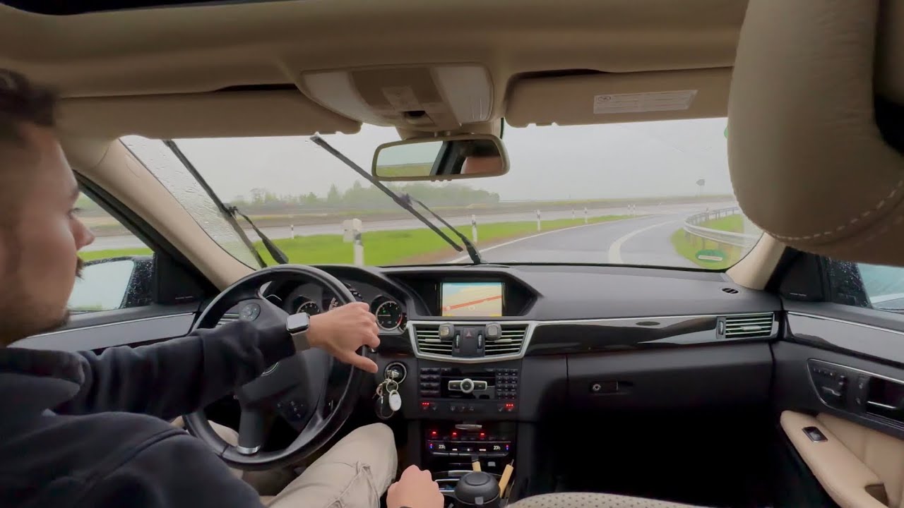 ASMR drive in the rain in my old Mercedes