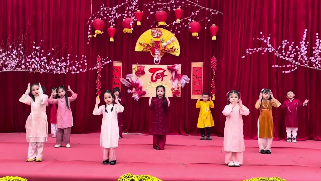 Nụ cười xuân- lớp hoa sen
