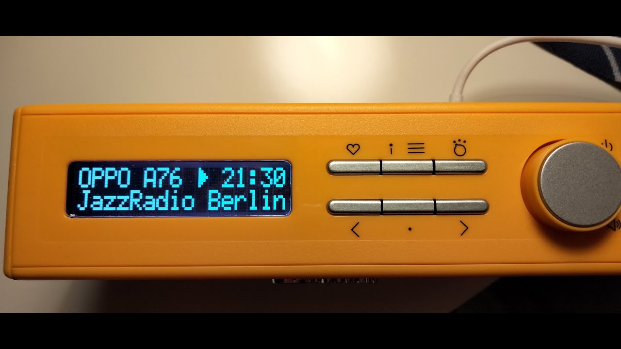 Roberts Rambler Mini / Portable DAB+ FM & Bluetooth Radio / Sunburst yellow