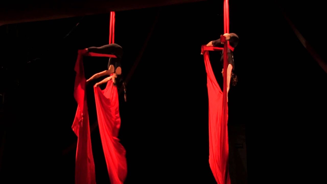 Cirqueon Akademie - 10.6.2013 - Závěsná akrobacie pro začátečníky (Stéphanie N´Duhirahe)
