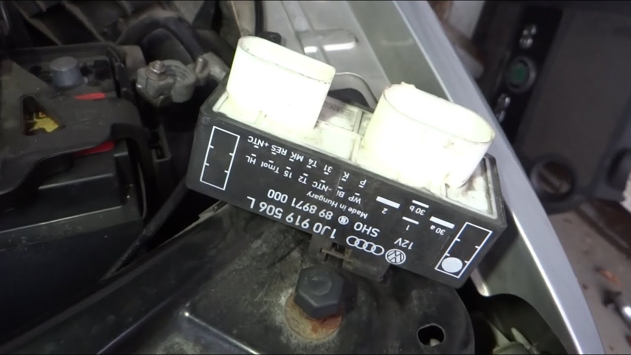 Jak vyměnit řídící jednotku ventilátorů - Škoda Octavia 1 - How to replace the fan control unit