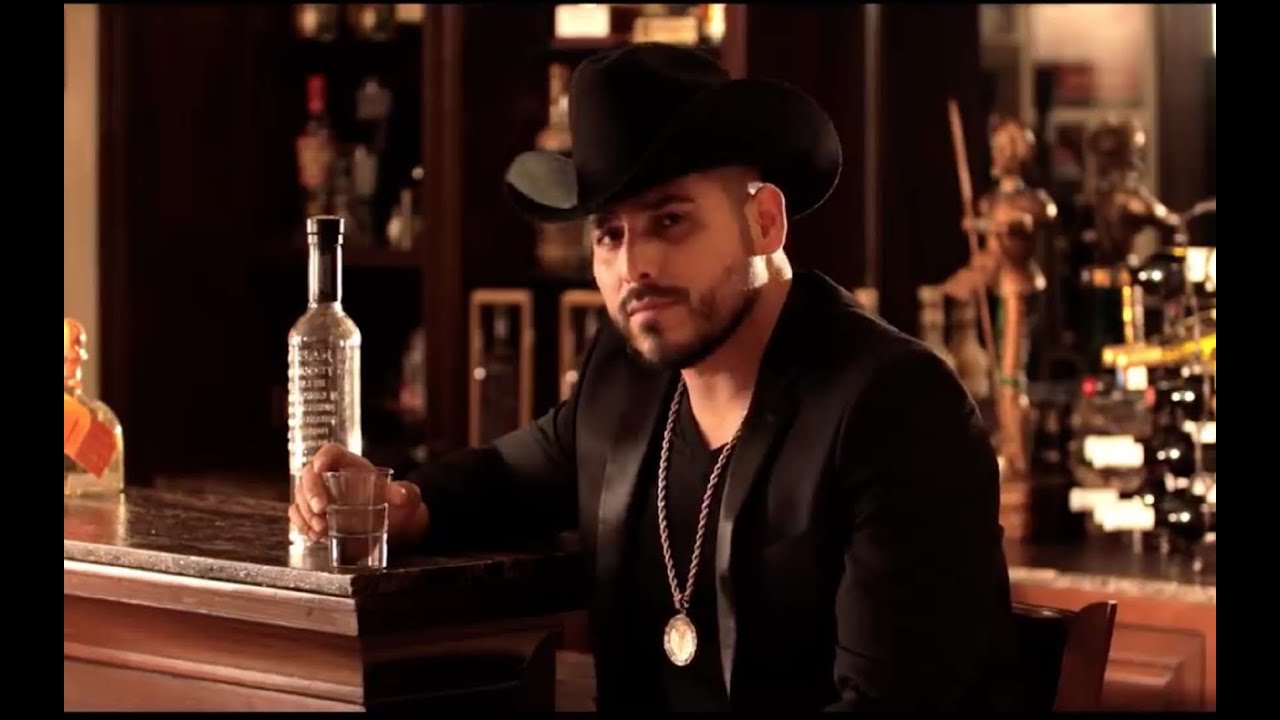 Espinoza Paz - Tomando Ando ( video oficial )