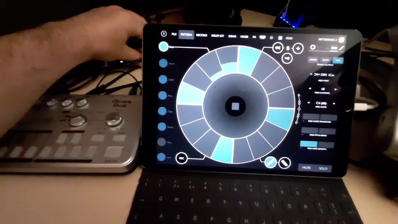 Using Patterning 2 to Sequence External Hardware + iPad Synths