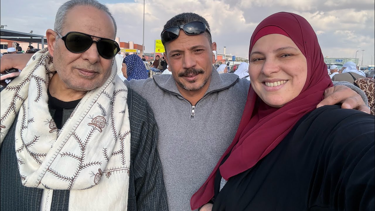 طلعت أنا وجوزي في عز المطر علشان اجبر بخاطرهم وأشارك أختي فرحتها 