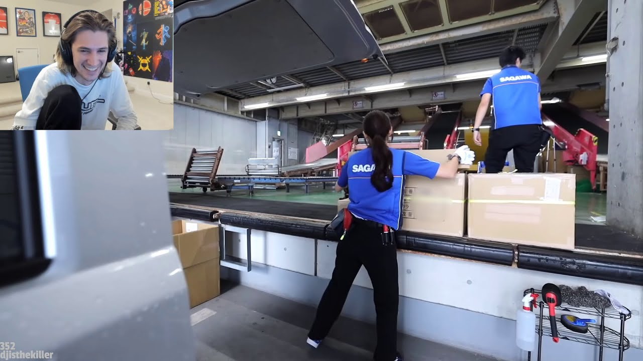 xQc reacts to Day in the Life of a Japanese Delivery Worker