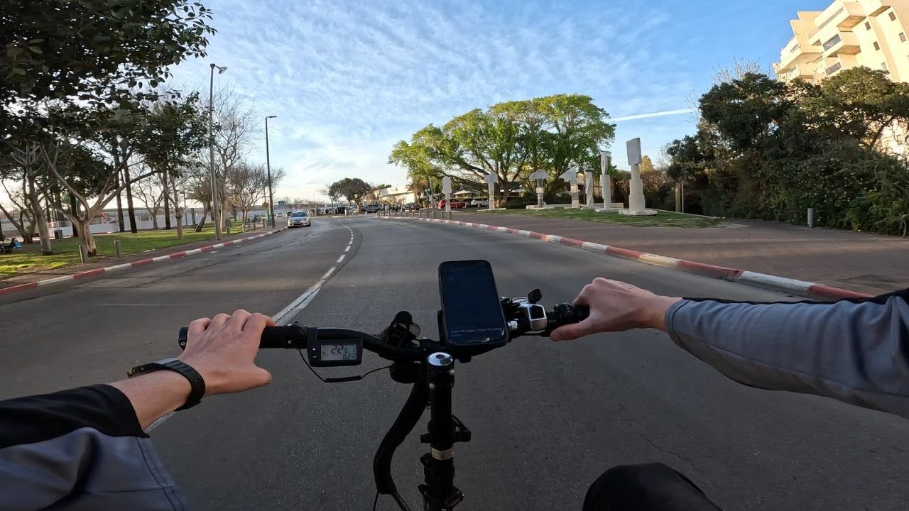 Delivering Delicious Food on Shabbat in Israel in Glorious 4K - POV