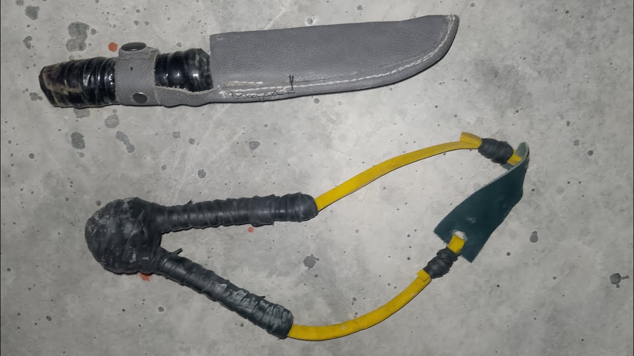 How to make simple slingshot at home 🏡