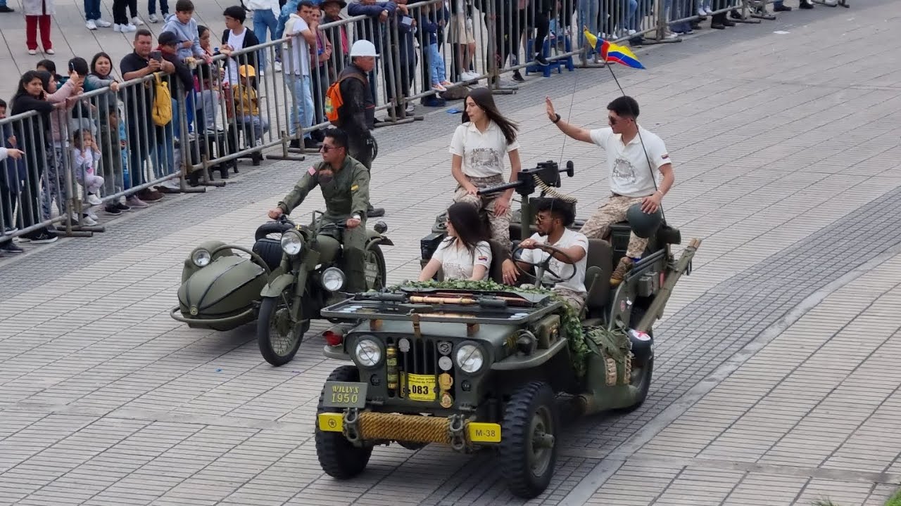 Desfile de Autos Antiguos, clásicos y viejos en Pasto Nariño, 31 de diciembre, Plaza del Carnaval.