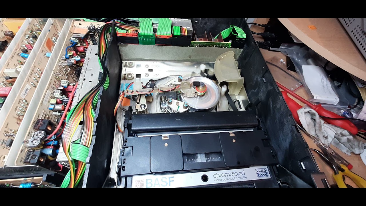 Philips VR2025 Stereo Video2000 system recorder (1983) two side tape + Dynamic Track Folowing