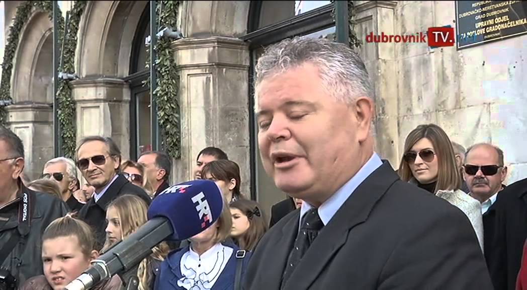 dubrovniktv.net - Kolenda na Stradunu