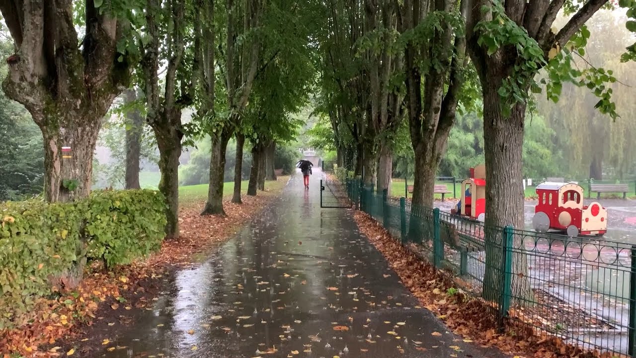 A rainy autumn day | Life in a little town near Paris