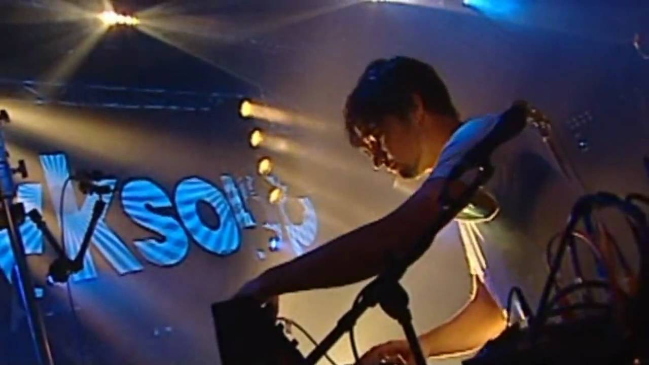 Röyksopp - What Does It Feel Like? (Röyksopp Remix) (Live from St. Malo 2002) [pt. 9/13]