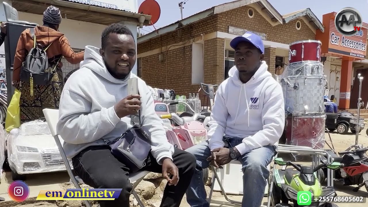kijana alieanzisha duka la kuuza vitu vilivyotumika (used) toka Ulaya mkoani Njombe afunguka.