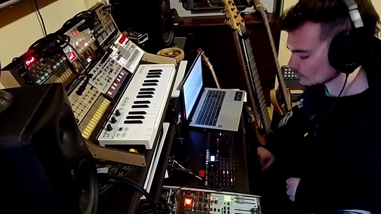 YOMC  - Oasis  - Korg Volca & SQ64