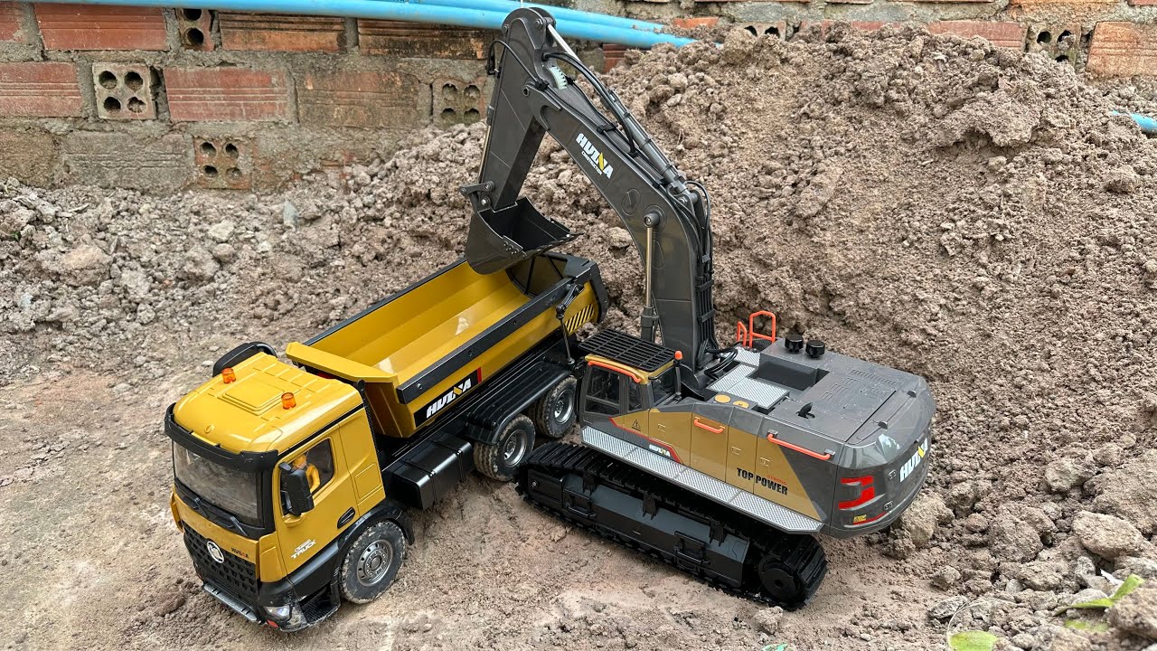 Unboxing excavator (Huina toys 1592)