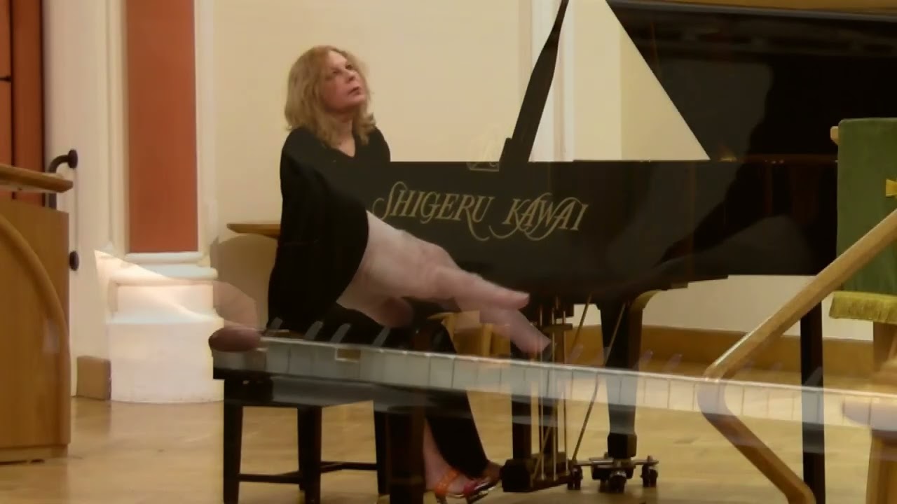Schumann Dreaming / Traumerei from Kinderszenen/Scenes From Childhood Jill Crossland live in concert