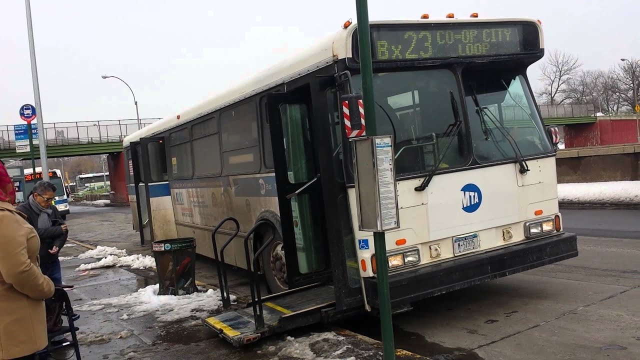 MTA Bus: Ex-Bee Line Orion V #164 Bx23 Bus @ Pelham Bay Park Station: Wheelchair Lift