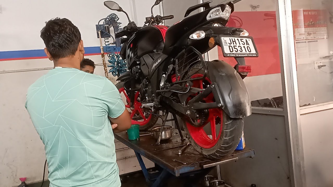 Apache bike me aaya mitter ka problem #surajss #viralvideo #surajss #autobike 