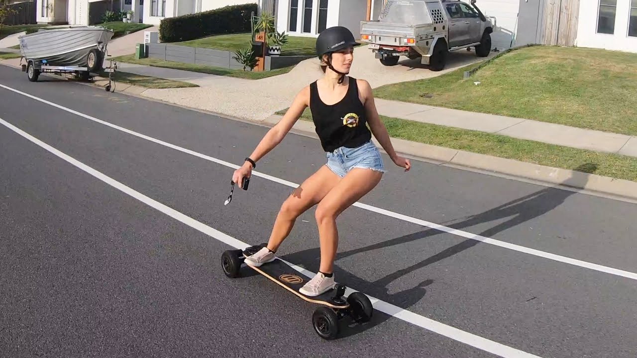 EVOLVE vs HAMBOARDS - Racing Downhill on electric skateboards