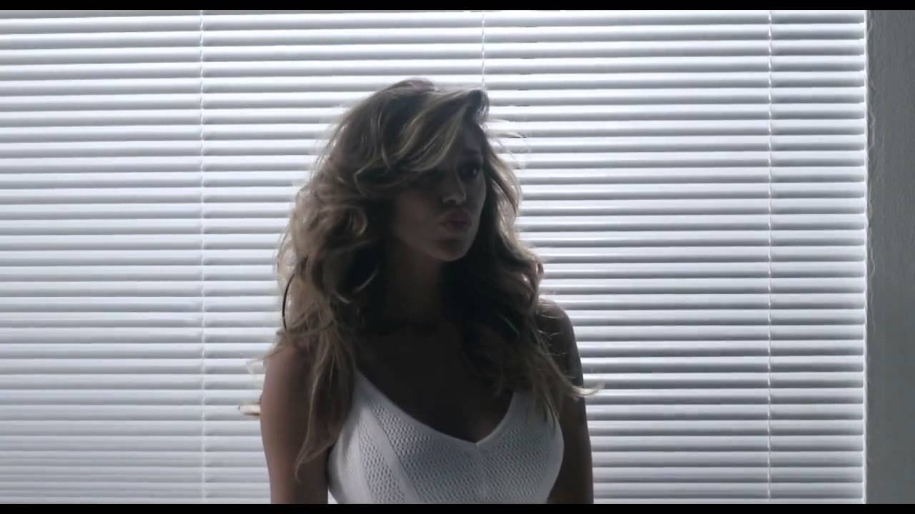 Backstage 2Jewels: Belen Rodriguez