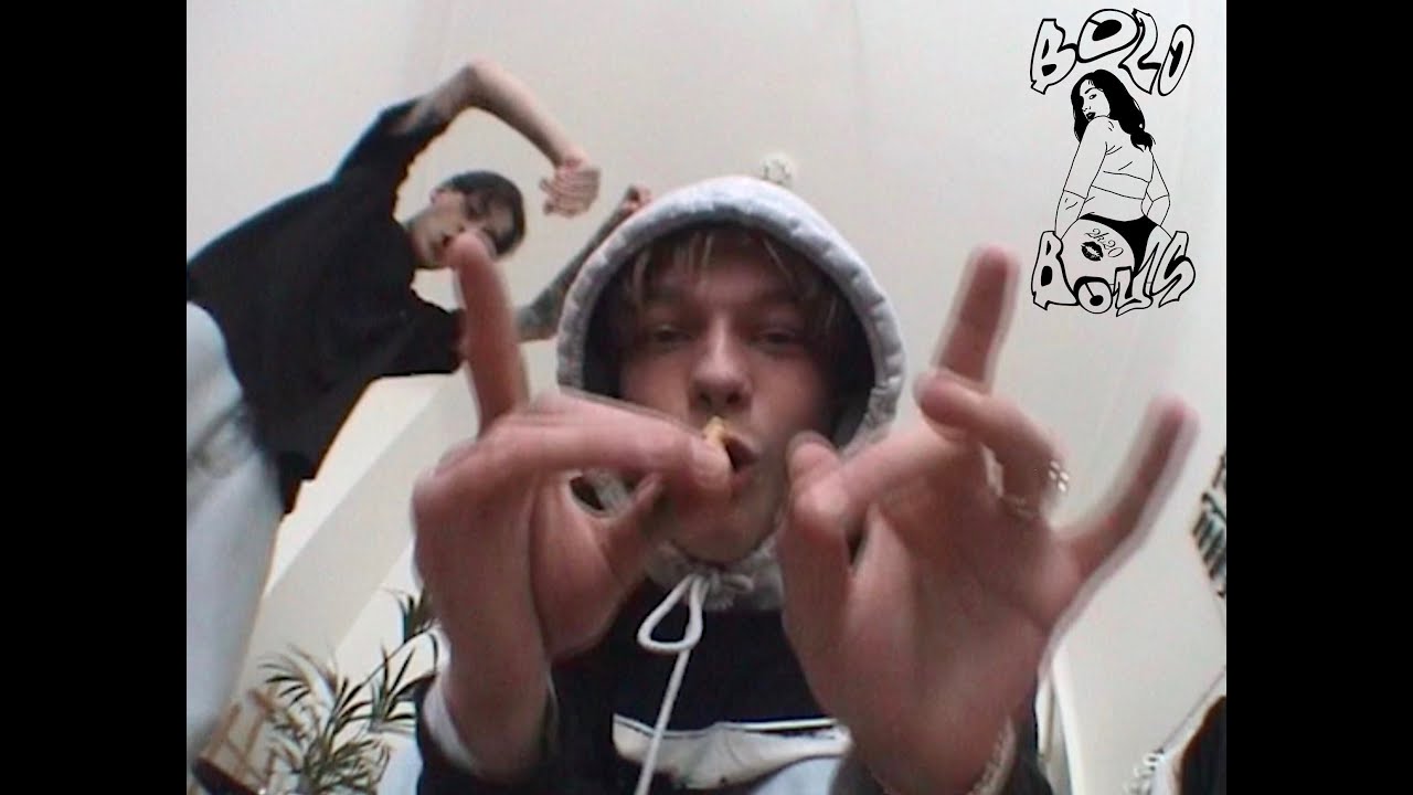 makko & toobrokeforfiji - ALTBAU POLAR PANTS (Official Video) prod. @XarBeats