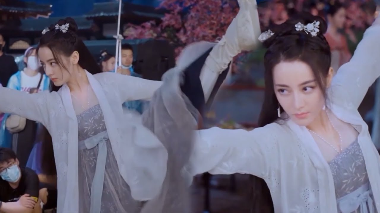 【花絮】古裝也蓋不住的好身材！迪麗熱巴一襲白衣舞劍踢腿，龔俊稱讚連連！【安乐传 The Legend of Anle】#迪丽热巴 #龚俊