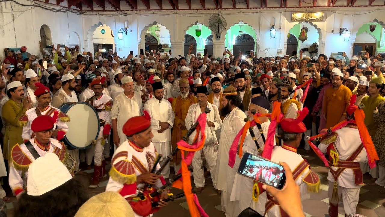Day 2 | Part 1 | Urs Fakhr E Aashiqeen Hazrat Hasni Mian (RA) | Milad Shareef | Juloos Chadar | 2022