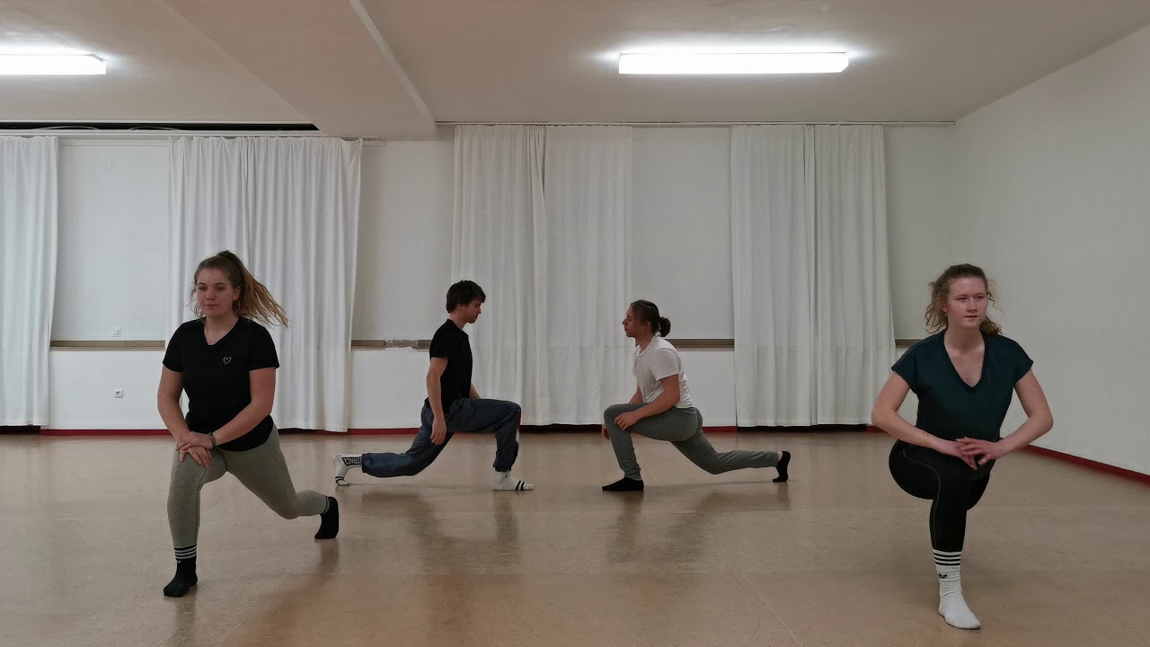 Warm-Up mit Doro, Klara, Luis und Johannes
