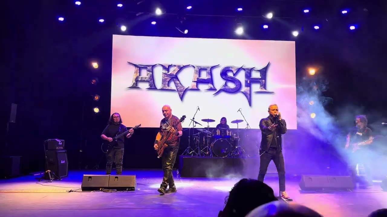 Una Sonrisa al Atardecer, Akash - (Bogota 2025) - En Vivo