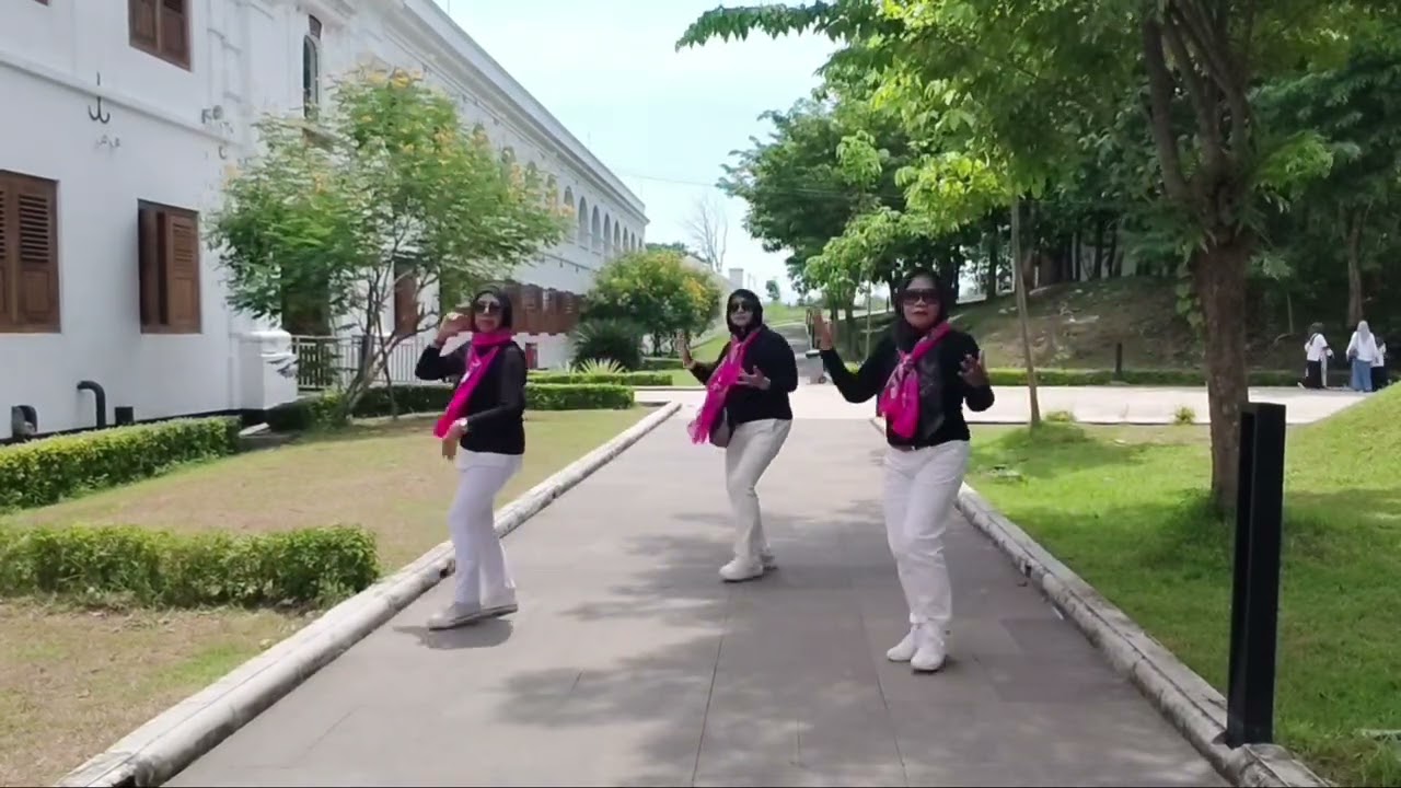 Makhluk Tuhan Paling Sexy Line Dance // cho: Muhammad Yani  // Demo : CBB Line dance (Kediri) 