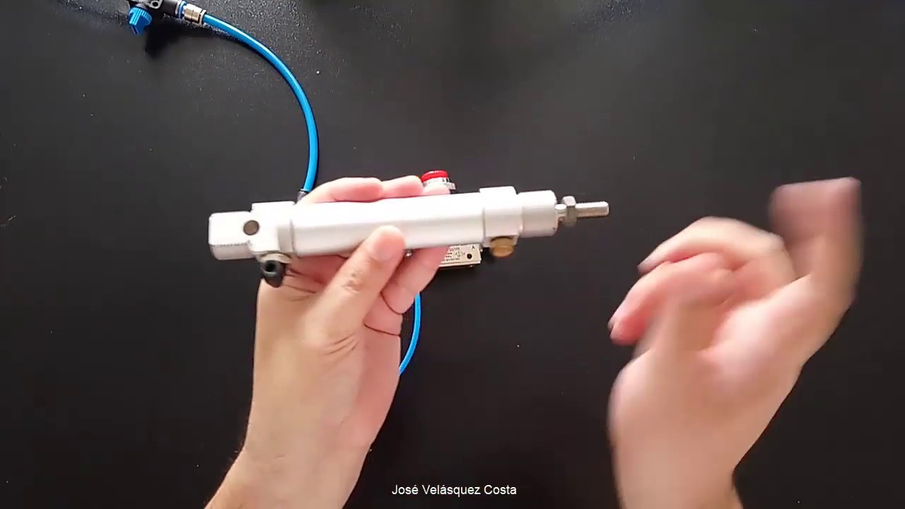Conexión de componentes a un cilindro de simple efecto