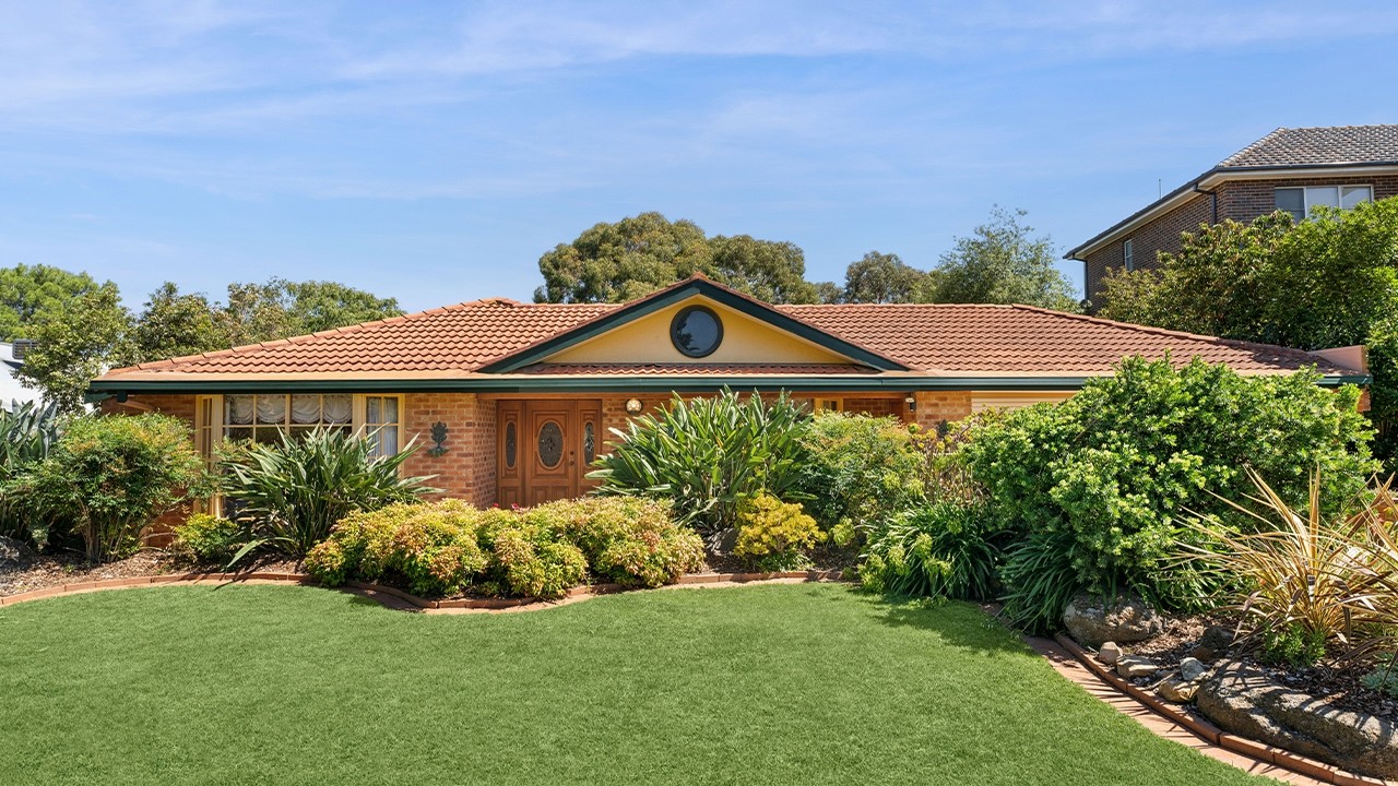 38 Yellow Gum Boulevard, Sunbury