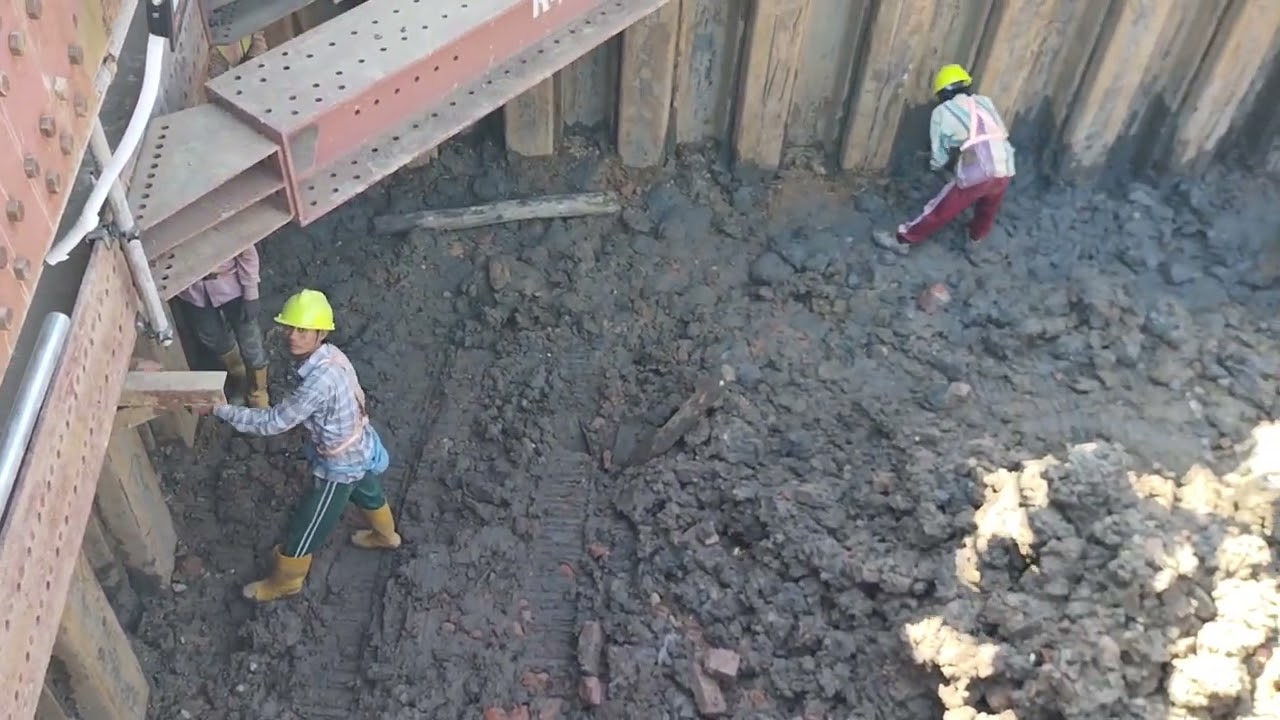 Deep Excavation with Sheet Pile Cofferdam