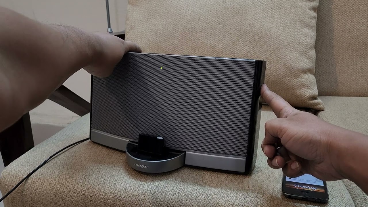 Bose SoundDock Portable digital music system with apple 30 pin dock