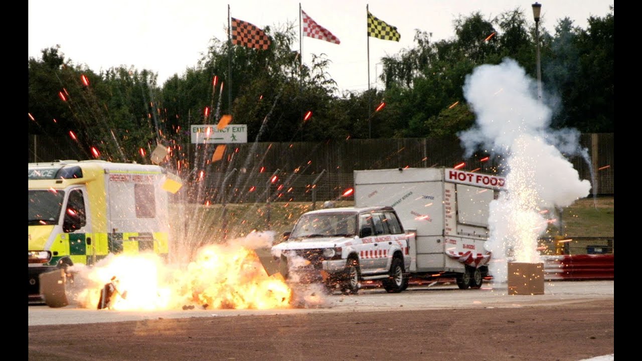 BANG! Explosive Hollywood race | Top Gear at the Movies
