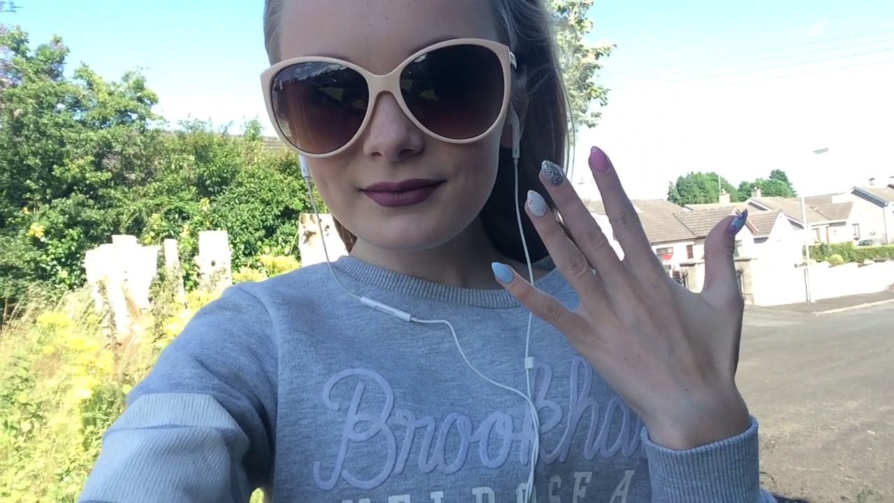 Getting my nails done acrylic for the first time💅🏼