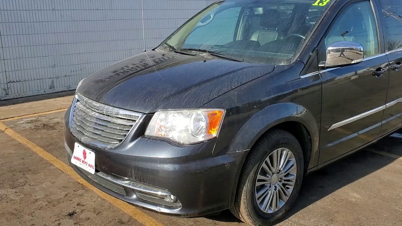 2019-103 13 Chrysler town and country