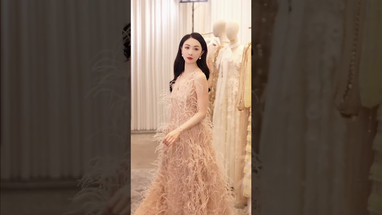 Valentino高定系列礼服给女孩编的梦
