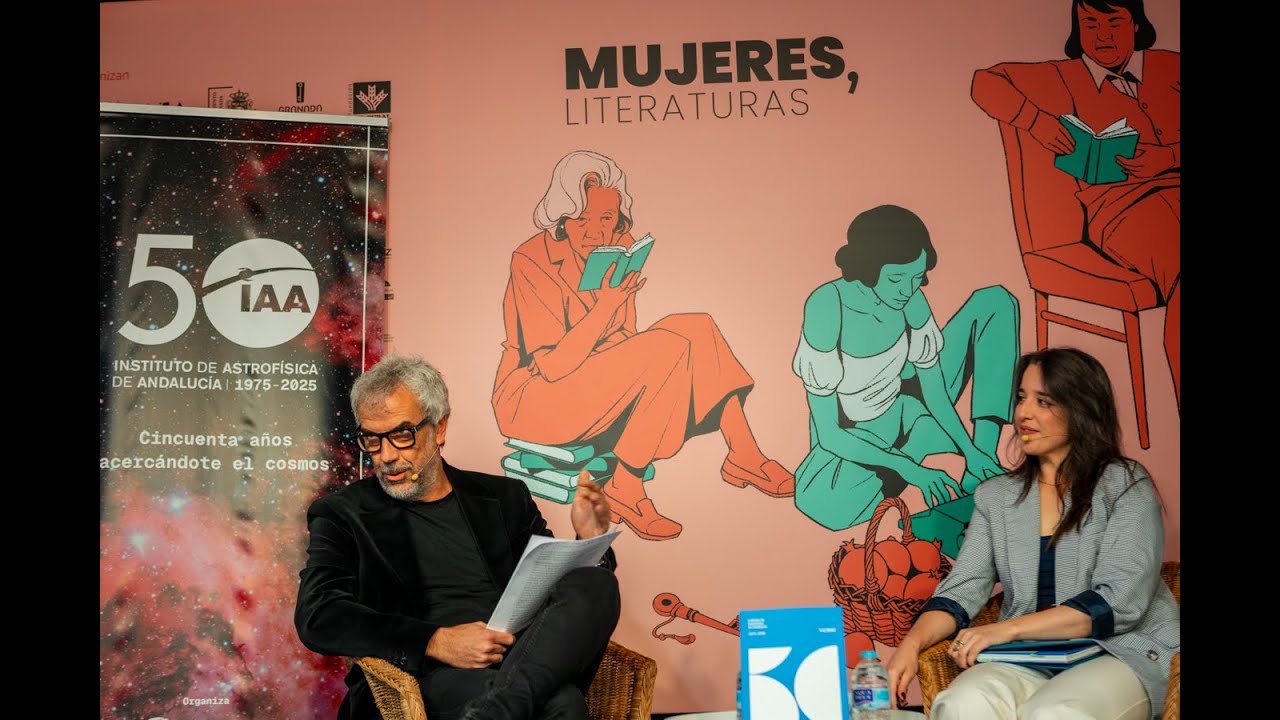 50 aniversario del Instituto de Astrofísica de Andalucía en la Feria del Libro de Granada.