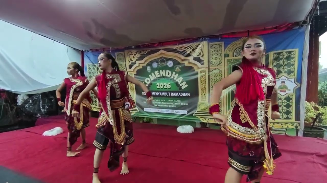 SMP NEGERI 1 SITUBONDO JUARA 2 LOMBA TARI KOMENDHAN 2026